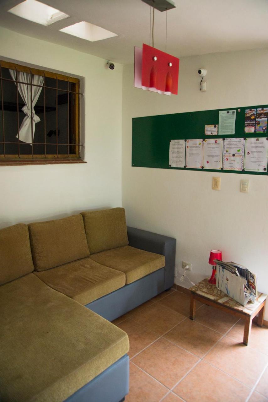 Feliza Hostel Вила Карлос Пас Екстериор снимка